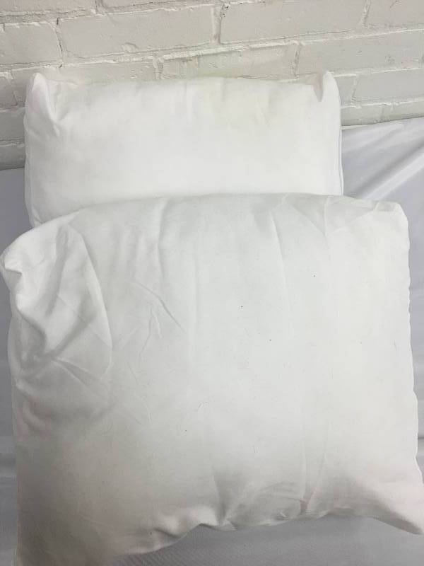 lot 2 image: Contour Flip Pillow retail $80