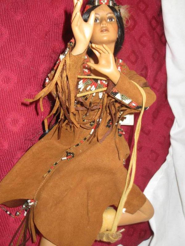 lot 25 image: COLLECTIBLE INDIAN DOLL