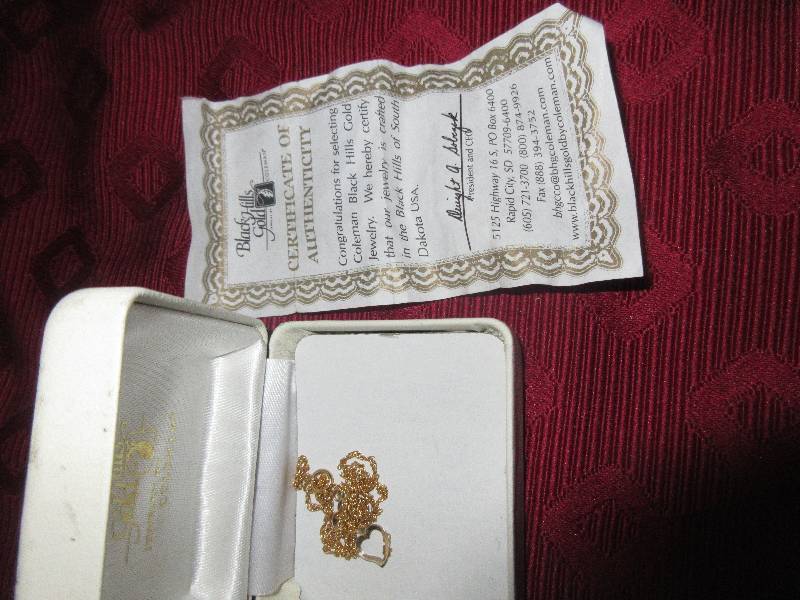 lot 39 image: BLACK HILLS GOLD KNECKLACE