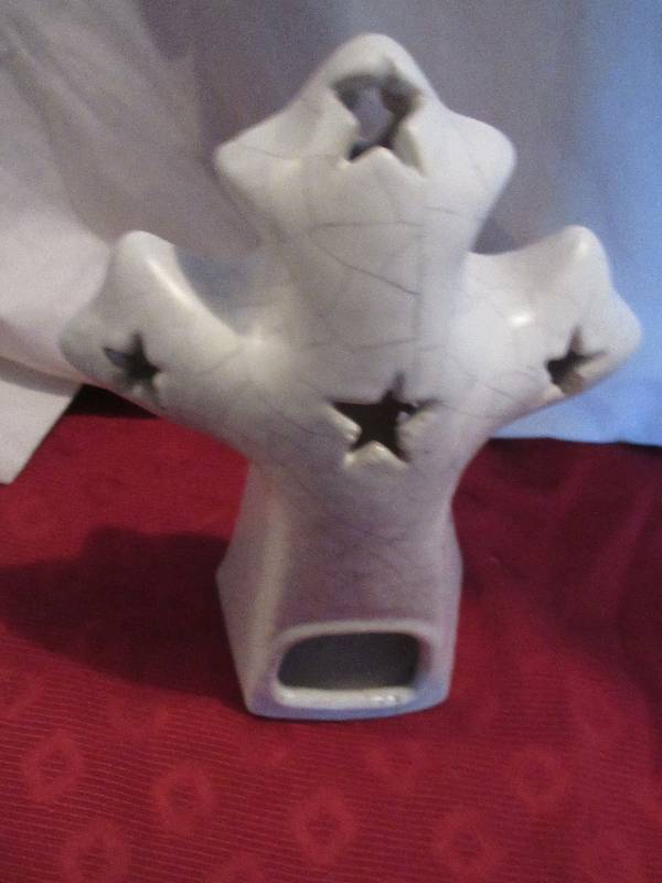 lot 42 image: VERY OLD MOTHER MARY FIGURENE