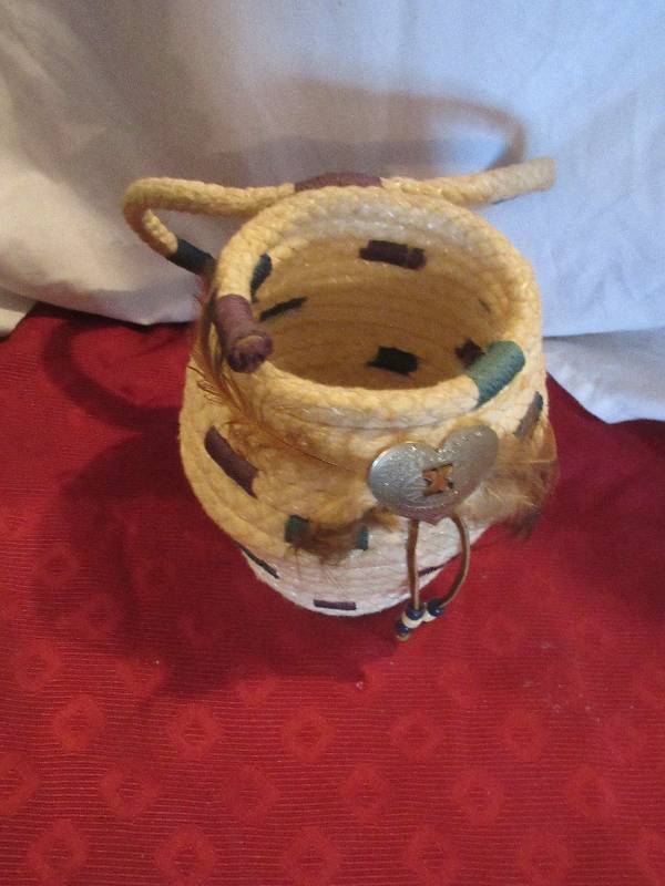 lot 44 image: INDIAN WOVEN BASKET