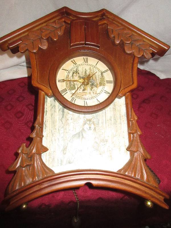 lot 61 image: NATIVE AMERICAN WOODEN CLOCK