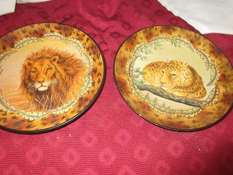 lot 71 image: COLLECTIBLE 2003 HOME INTERIOR PLATES