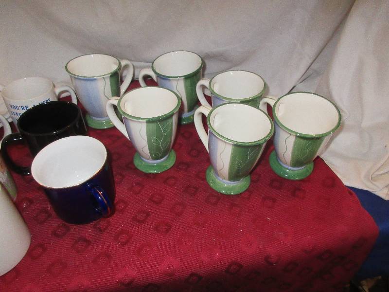lot 79 image: COFFEE CUPS