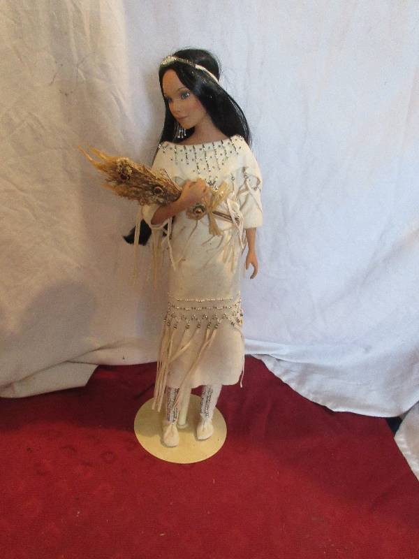 lot 81 image: COLLECTIBLE INDIAN DOLL