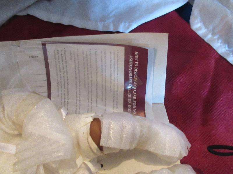 lot 86 image: PORCELIAN INDIAN BABY