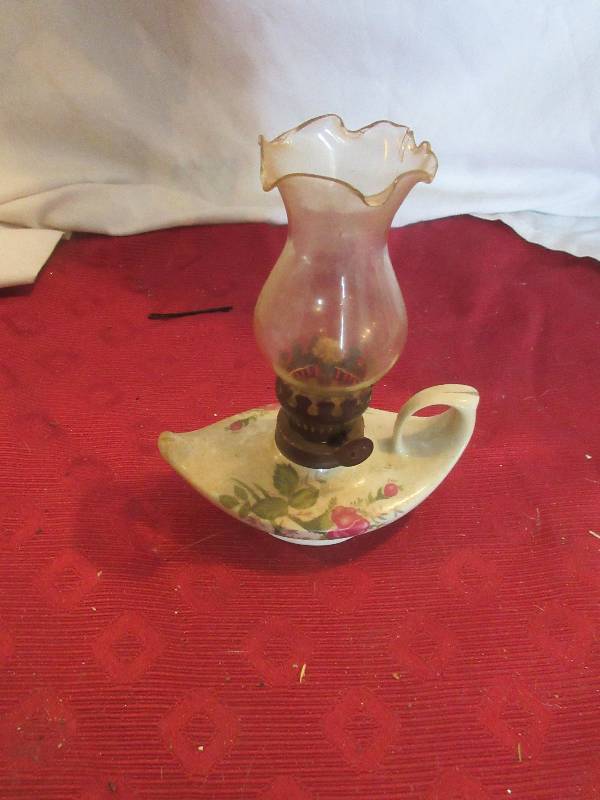 lot 97 image: VINTAGE GLASS BOTTOM OIL LAMP