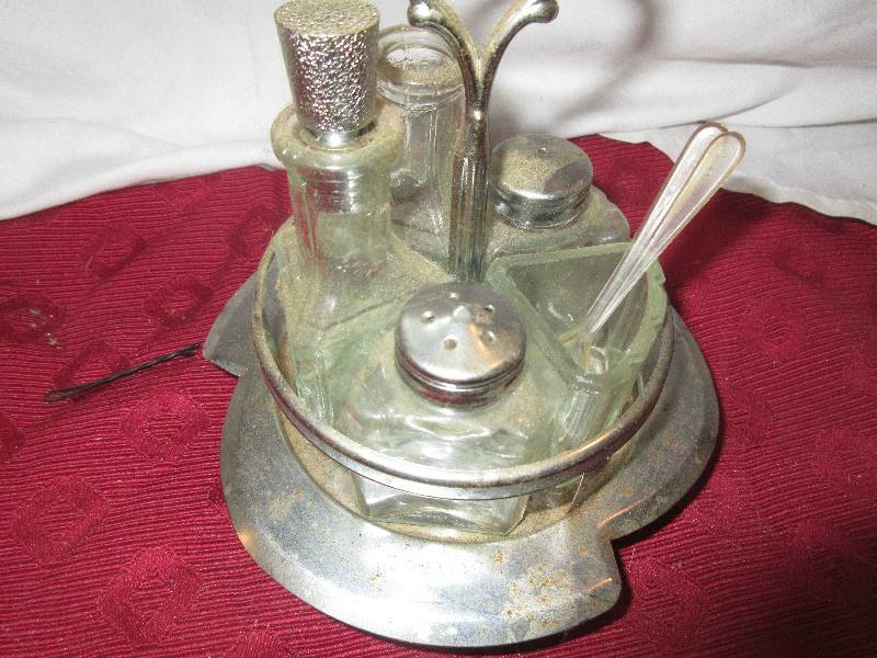 lot 99 image: VINTAGE SALT AND PEPPER VINIGER SPOONSAND OIL SET