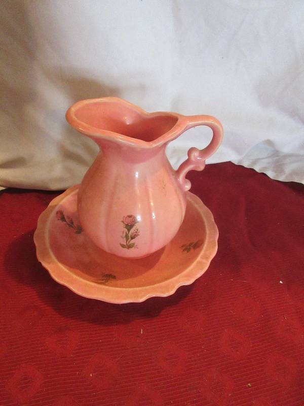 lot 109 image: VINTAGE PICTURE AND PLATE