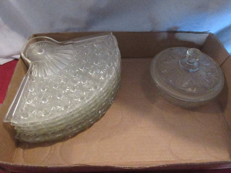 lot 120 image: VINTAGE GLASSWEAR