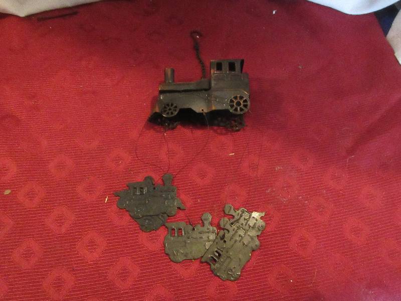 lot 122 image: VINTAGE BRASS WIND CHIME