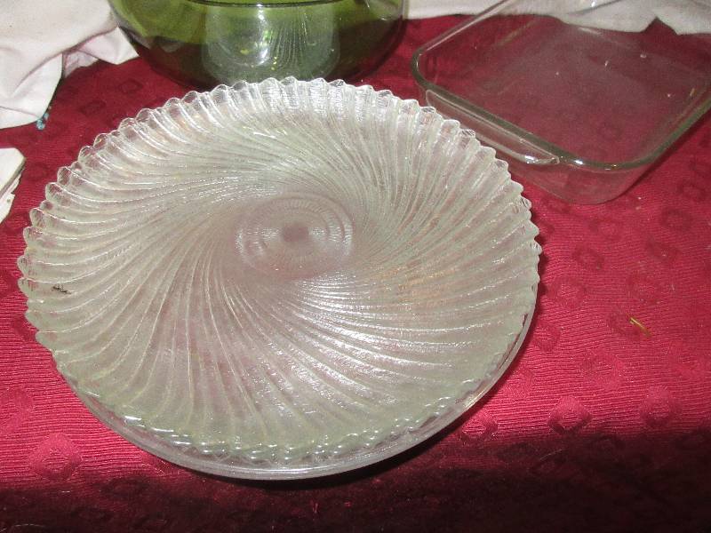 lot 125 image: VINTAGE GLASSWEAR