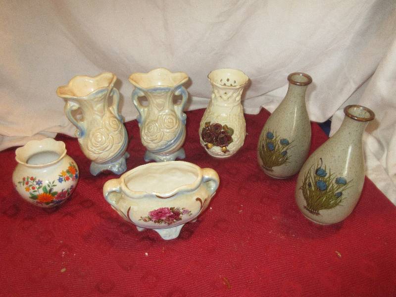 lot 127 image: COLLECTIBLE VASES