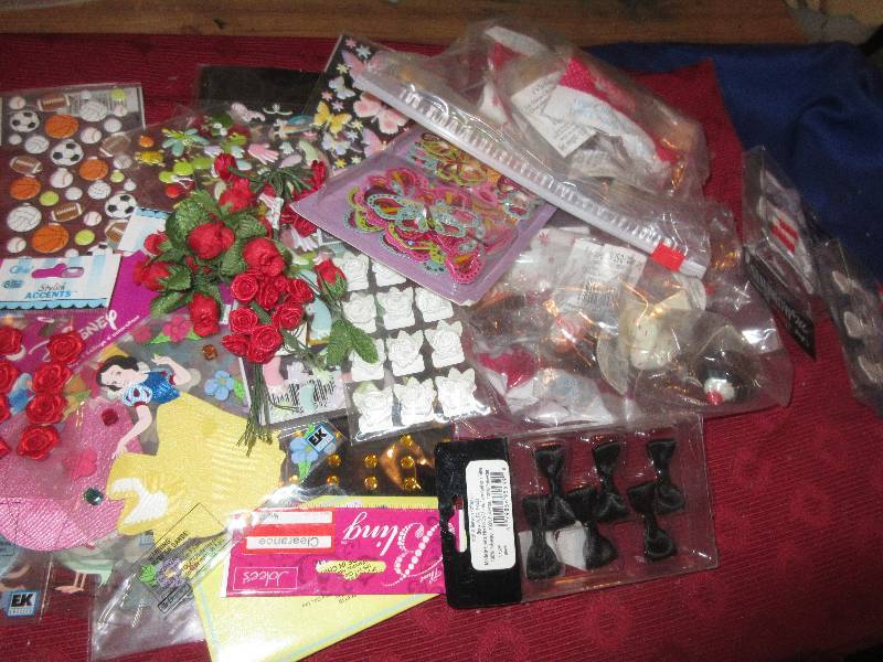 lot 136 image: CRAFTING SUPPLIES