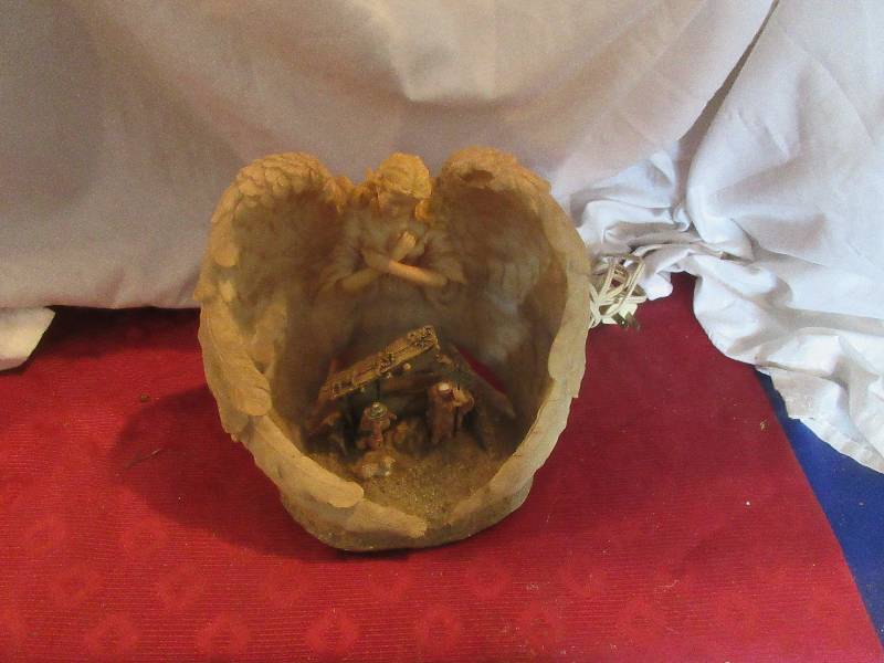 lot 148 image: LIGHT UP ANGEL