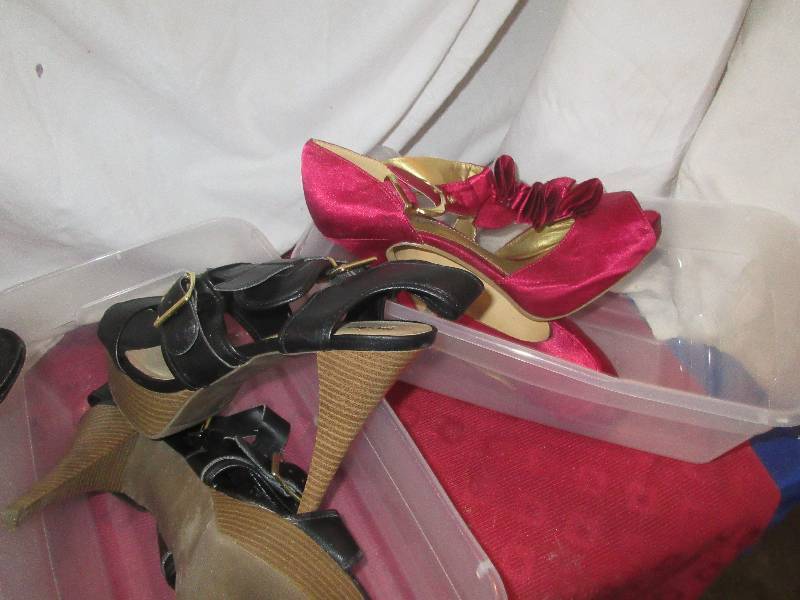 lot 158 image: 3 PAIR DRESS SHOES