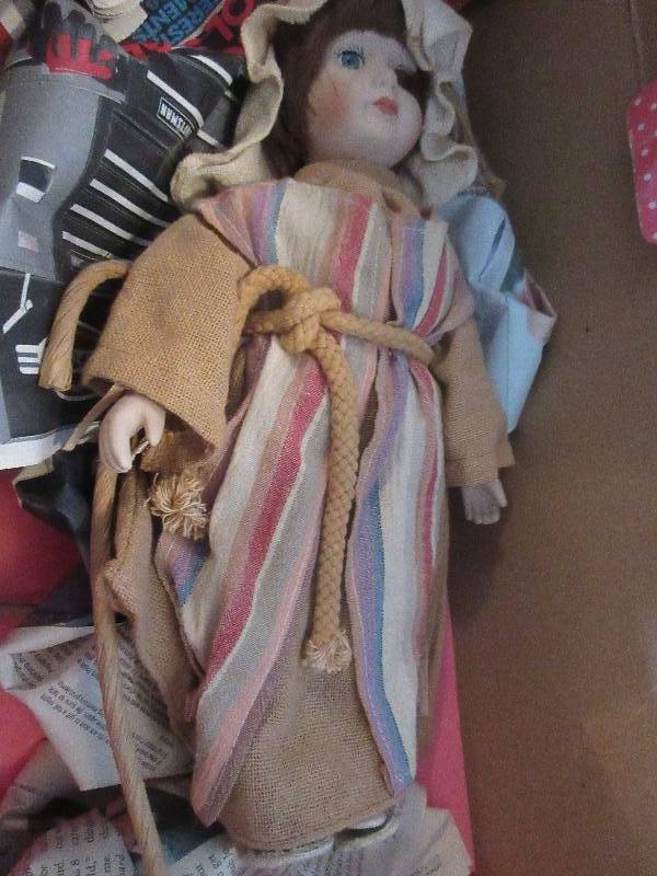 lot 166 image: COLLECTIBLE BEANIE BABIES