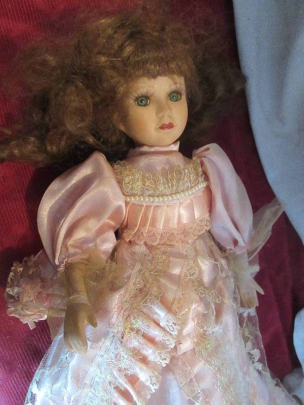 lot 167 image: COLLECTIBLE PORCELIAN DOLL