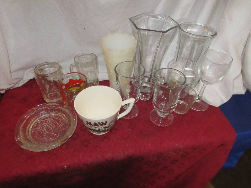 lot 176 image: CLEAR AND COLORED GLASSWEAR