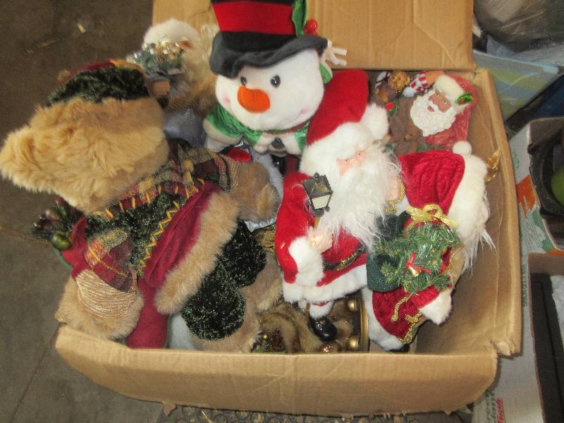lot 191 image: BOX OF CHRISTMAS SANTAS