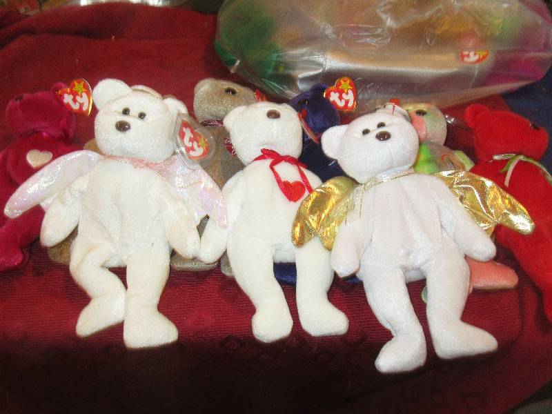 lot 195 image: BAG OF BEANIE BABIES