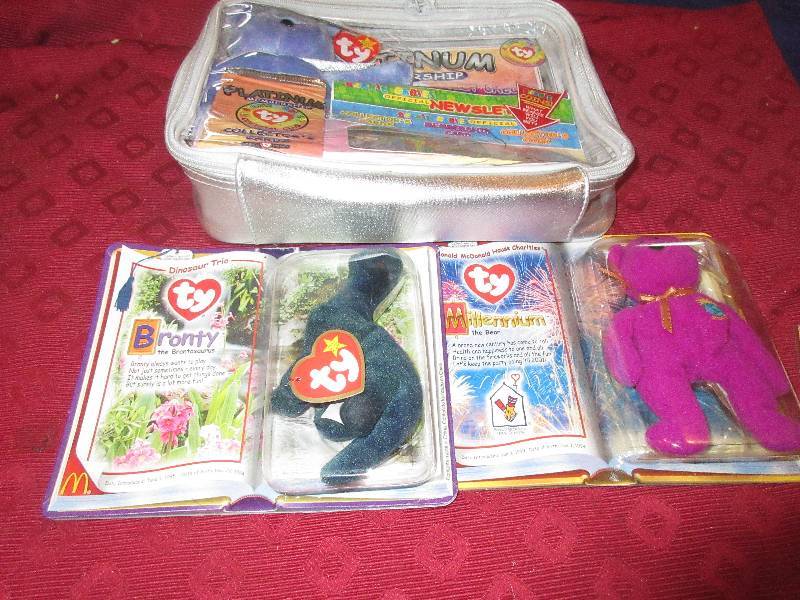 lot 196 image: BEANIE BABY MEMBERSHIP PACK