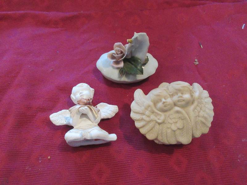 lot 205 image: 2 TRINKET BOXES 1 FURENE