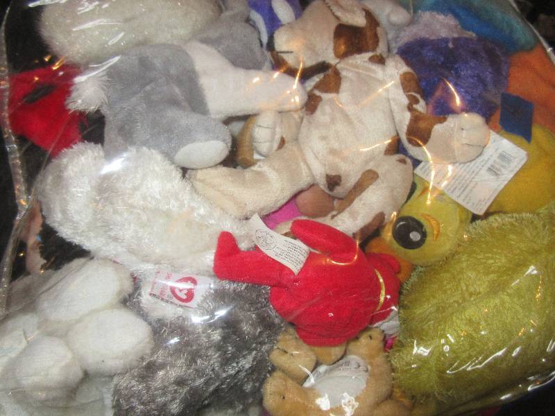lot 206 image: BAG STUFFEWD TOYS SOME BEANIE BABIES