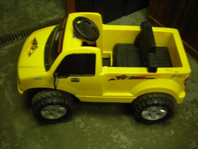 Fisher Price Power Wheels F-150 (No Charger)