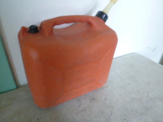 lot 18 image: Gas Can