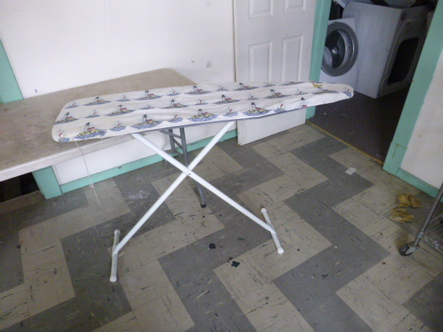 lot 21 image: Ironing Board