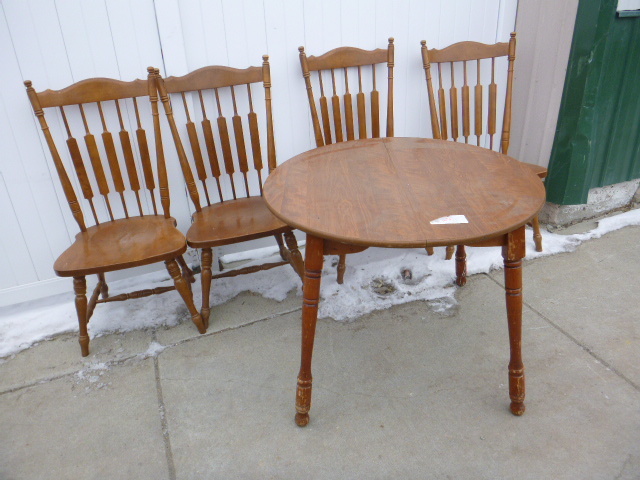 lot 37 image: Table and 4 Chairs