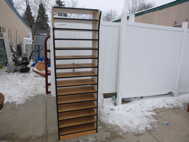 lot 39 image: Shelf