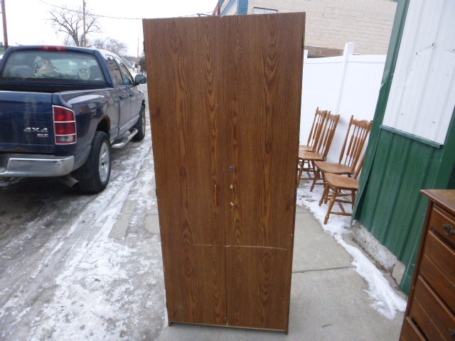 lot 40 image: Cabinet