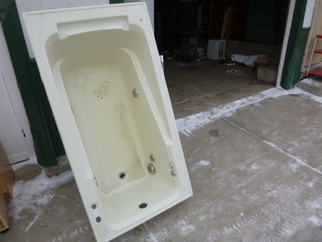 lot 55 image: Whirl Pool Tub