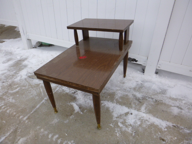 lot 66 image: End Table