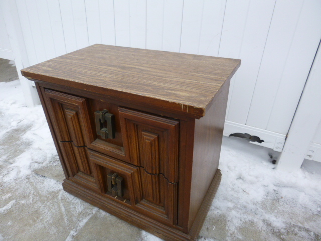 lot 67 image: Night Stand