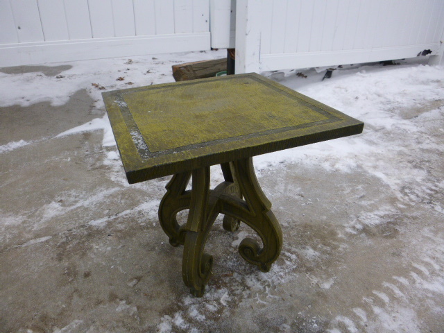 lot 68 image: Small Patio Table