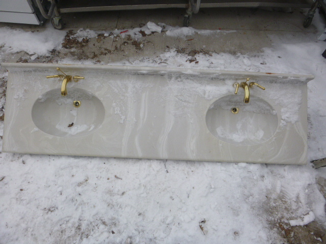 lot 73 image: Double Vanity Sink