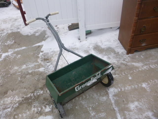 lot 74 image: Greenfield Drop Spreader