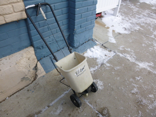 lot 77 image: EZ Grow Broadcast Spreader