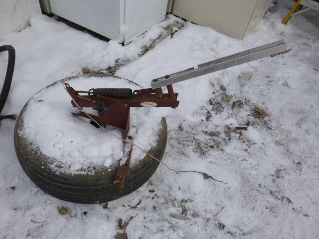 lot 86 image: Clay Pigeon Thrower