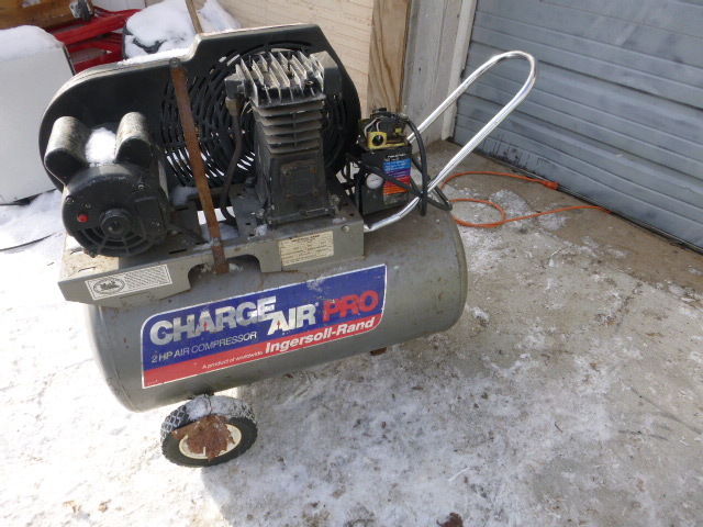 lot 93 image: Ingersoll-Rand Air Pro Air Compressor