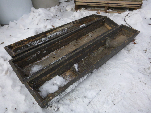 lot 100 image: 3 Planters