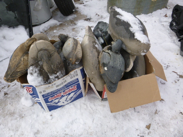 lot 103 image: Miscellaneous Decoys