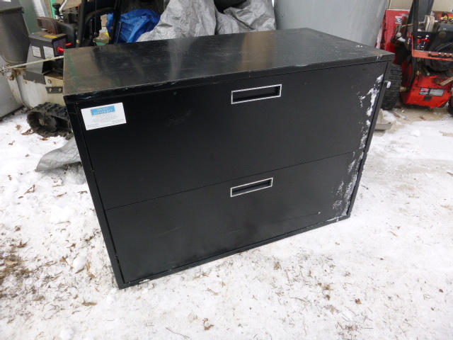 lot 106 image: 2 Drawer Lateral File Cabinet