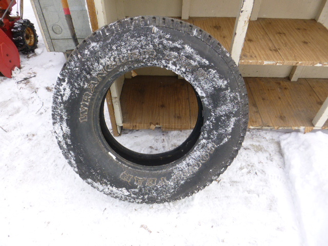 lot 107 image: Goodyear Wrangler Tire
