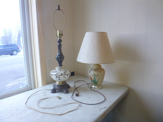 lot 133 image: 2 Table Lamps