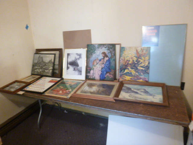 lot 136 image: Miscellaneous Pictures and Frames