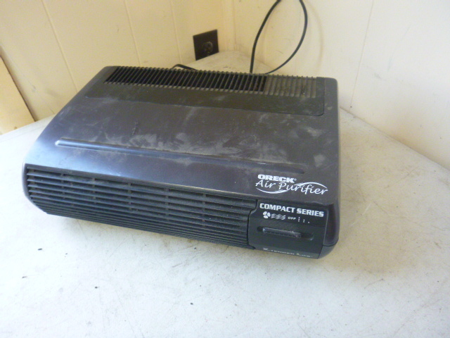 lot 138 image: Oreck Air Purifier